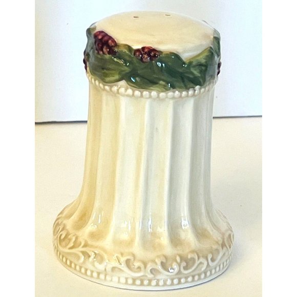 Amacan Porcelain Salt & Pepper Shaker Set Piller Holly & Berries Design NWOT - Picture 4 of 16